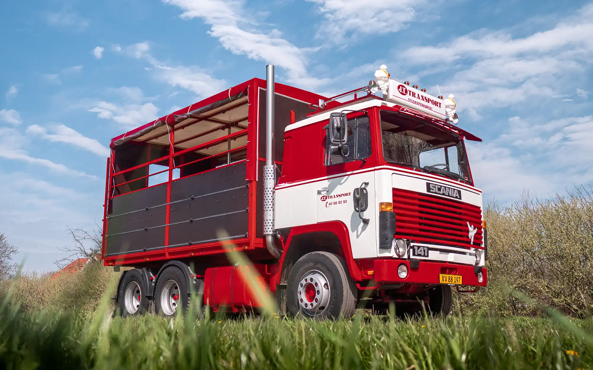 J.T. Studenterkørsel - Scania 141