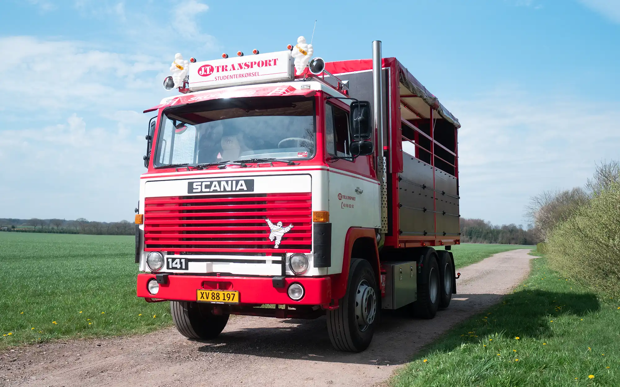 J.T. Studenterkørsel - Scania 141