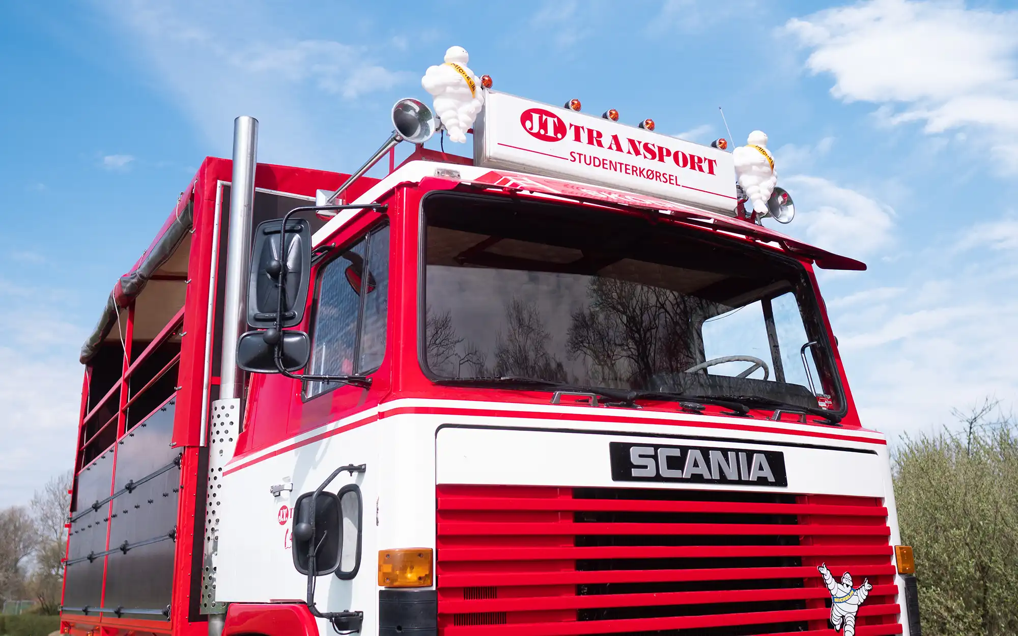 J.T. Studenterkørsel - Scania 141