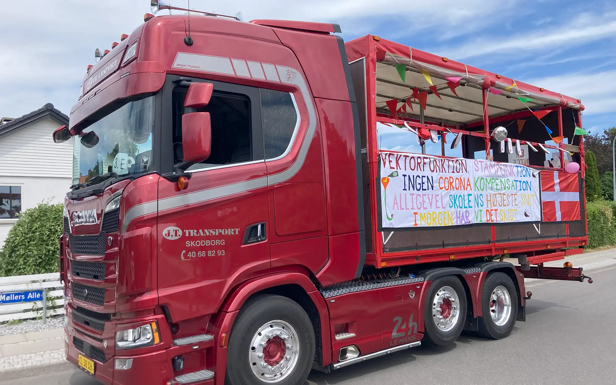 J.T. Studenterkørsel - Scania S520